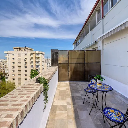 公寓 Stella Rooftop Hideout 布加勒斯特